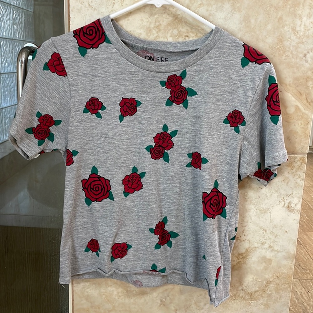 Rose print grey crop top. New without tags